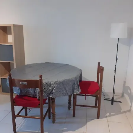 Calme Et Confort, Avec 2 Lits ,a La Frontiere アパート *