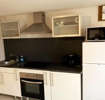 Calme Et Confort, Avec 2 Lits ,a La Frontiere アパート