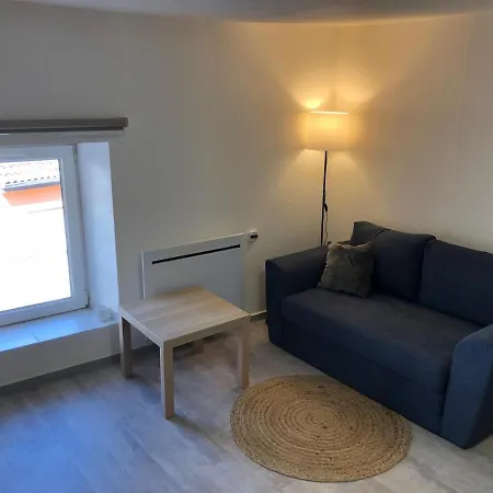 Calme Et Confort, Avec 2 Lits ,a La Frontiere アパート