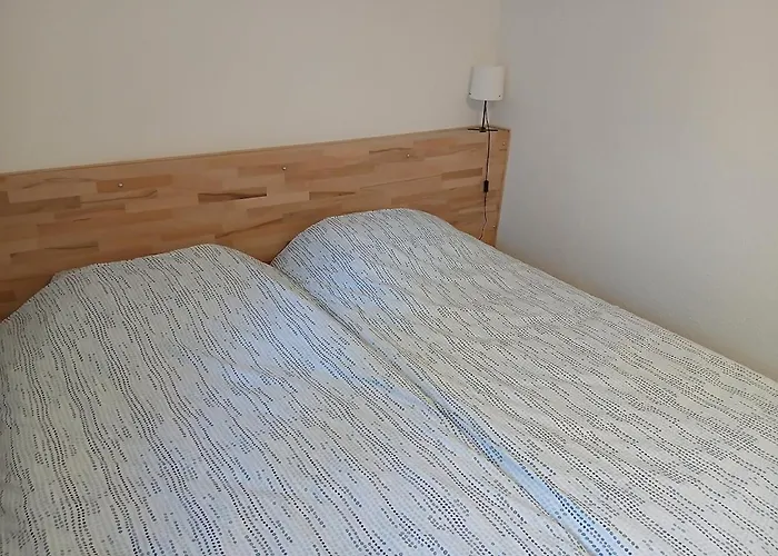 Calme Et Confort, Avec 2 Lits ,a La Frontiere *