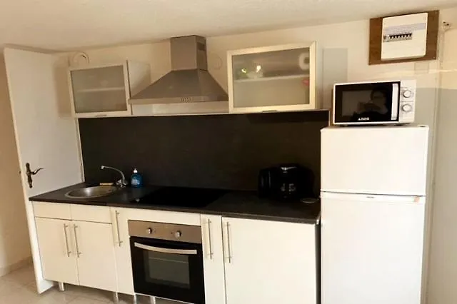 Calme Et Confort, Avec 2 Lits ,a La Frontiere Apartmán