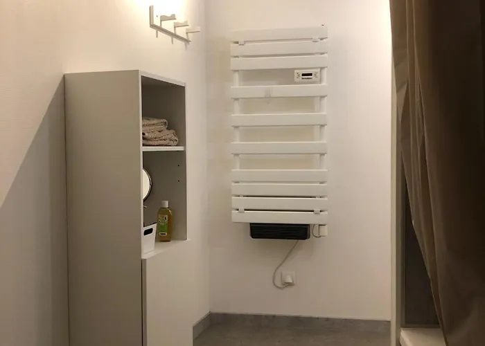 Calme Et Confort, Avec 2 Lits ,a La Frontiere